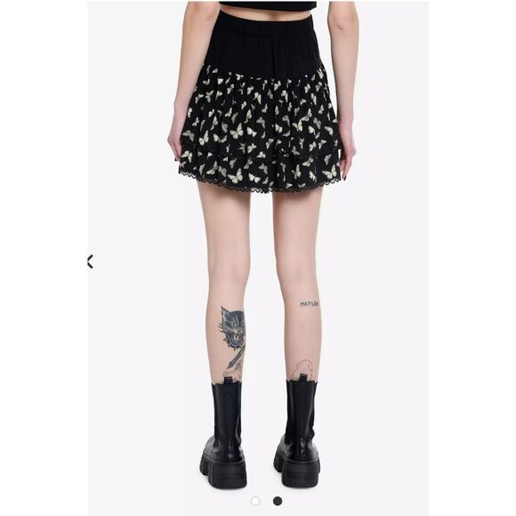 Thorn & Fable - Picture 2 of 6